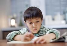 五行喜水男孩名字姓翟2025年-好运起名网