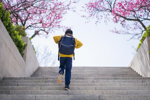 属蛇五行喜水男孩名字姓孙