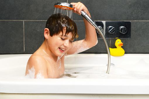 属蛇男孩五行属水名字大全