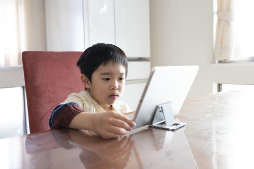 诗词中男孩名字大全稳重
