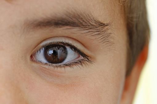 姓余男孩五行喜水名字