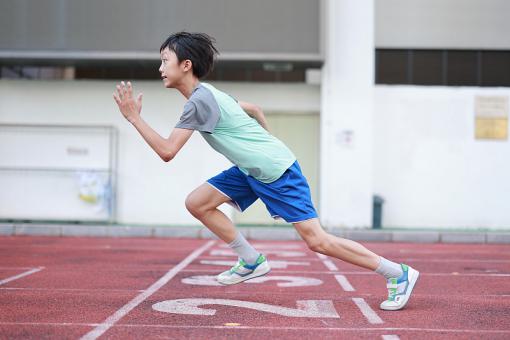 姓颜古灵精怪名字属小龙